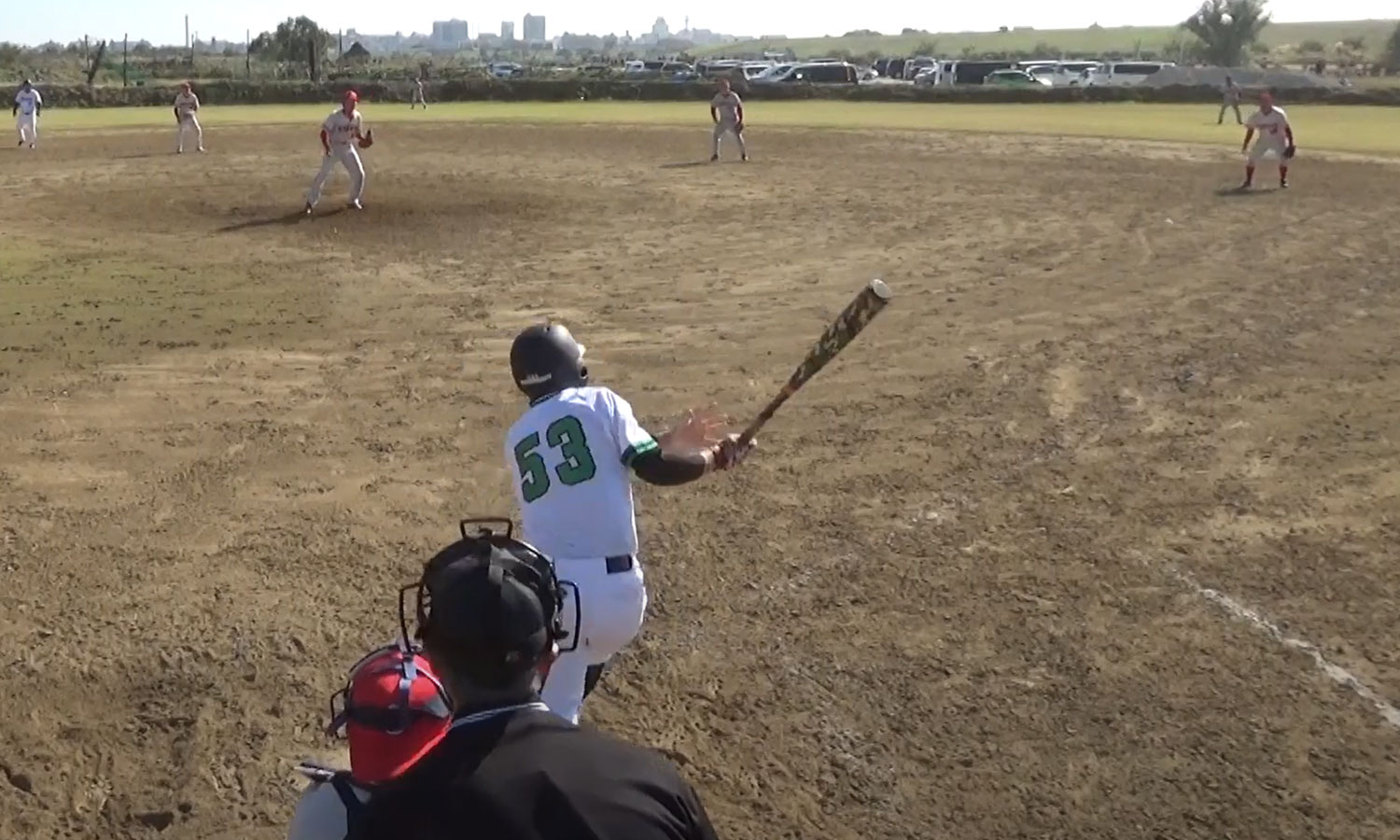 7回表F53玉田選手、一塁線を破るダメ押し2点タイムリー三塁打!