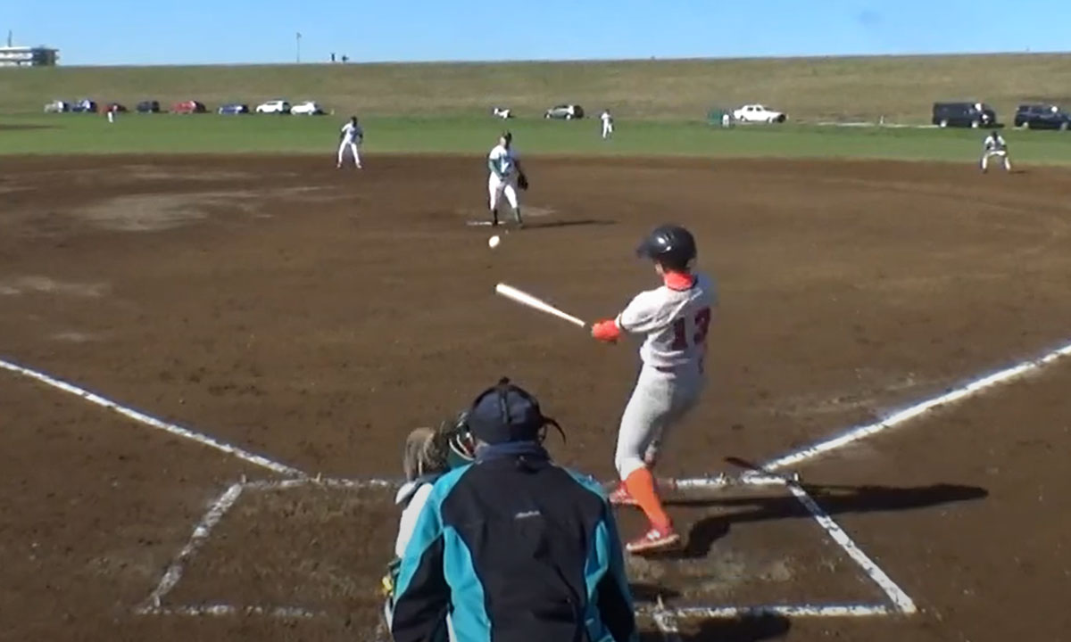 F13清水選手！中前に安打を放つ！